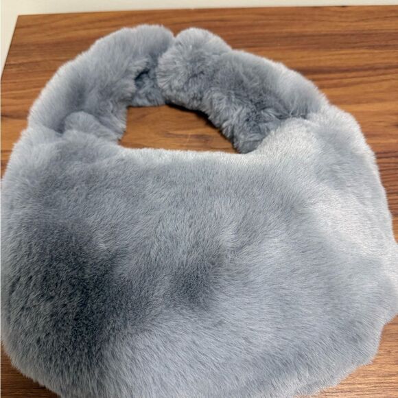 Solar Eclipse NWOT Faux Fur Top Knot Handle Bag in Gray. - Picture 2 of 5